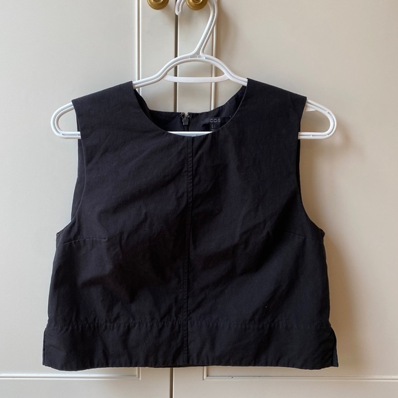 COS Minimalist top - Picture 1 of 5